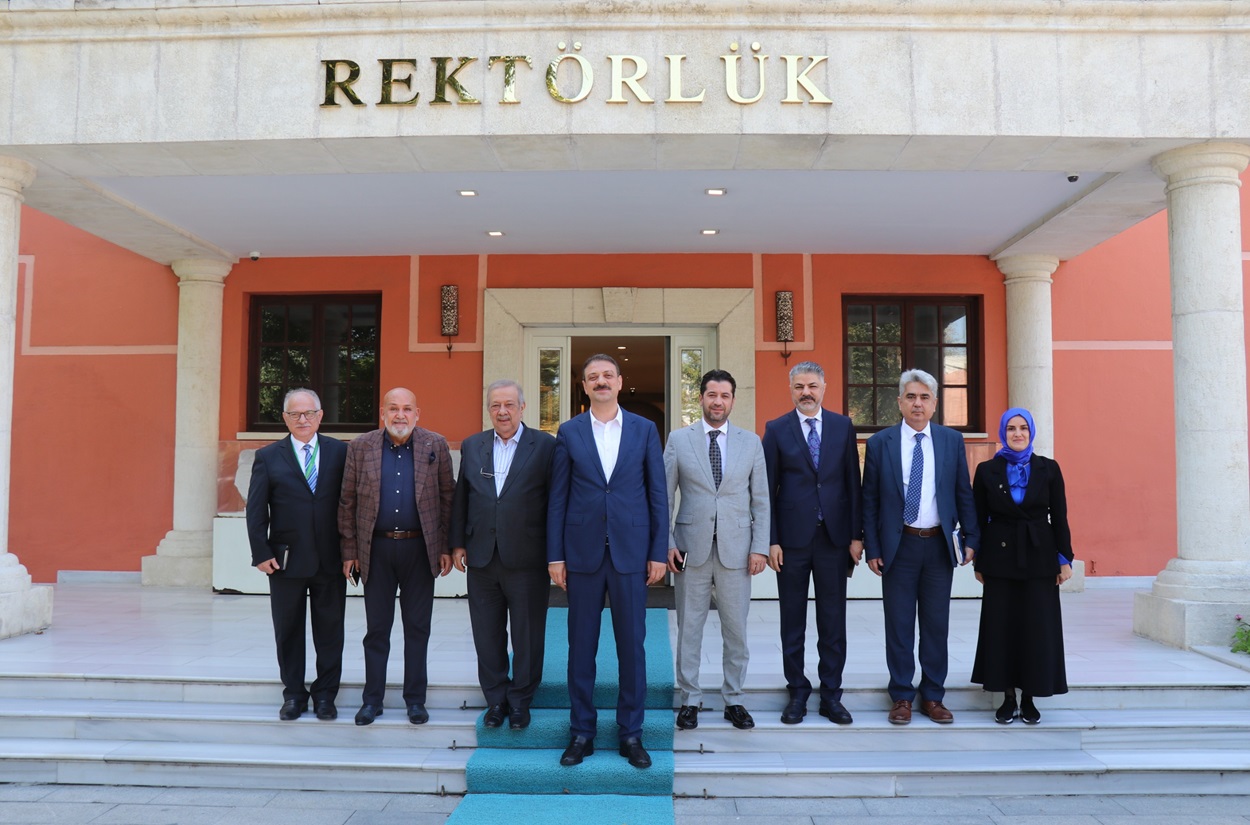 vakiflar-genel-mudurlugu-nden-bezmialem-e-ziyaret-04-10-2024-r.jpg